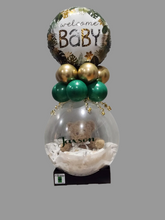Load image into Gallery viewer, Personalized Luxury Balloon Baby Gift (Diapers)
